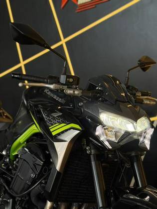 KAWASAKI Z900 KAWASAKI Z900